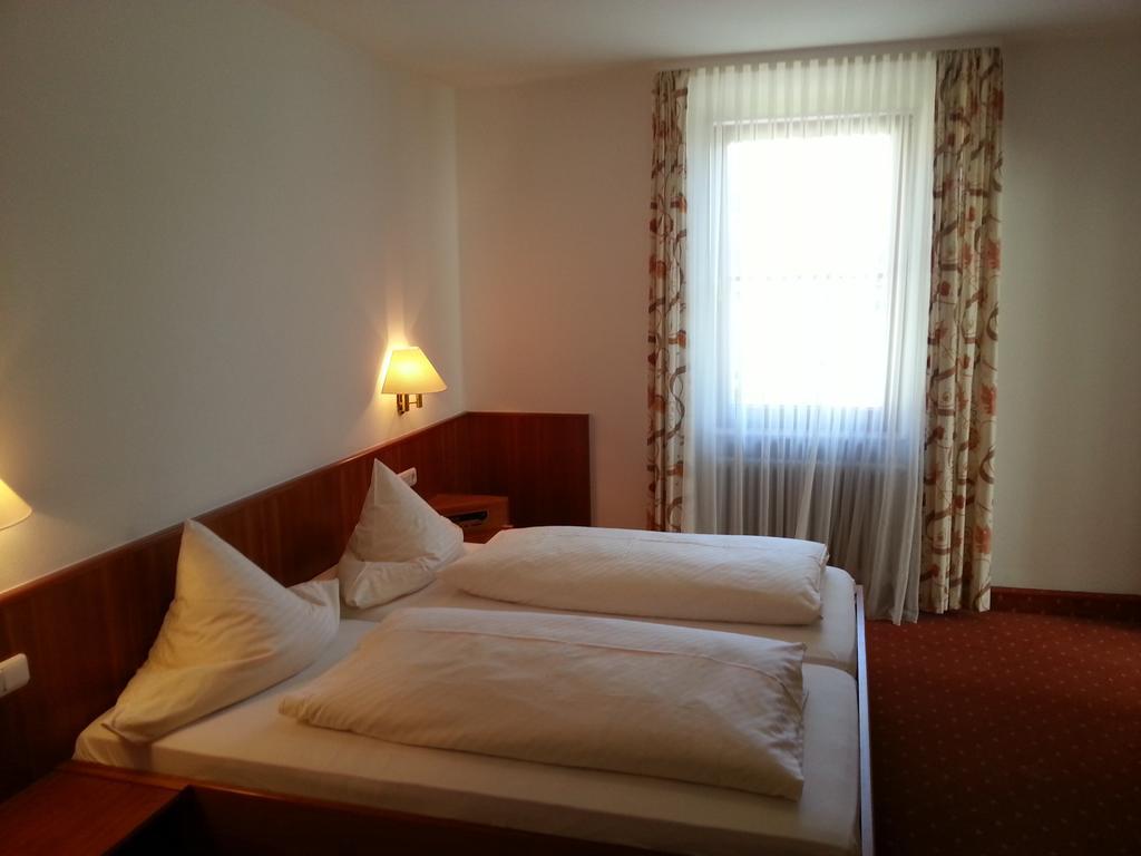 Hotel Seewirt Nonnenhorn Ruang foto