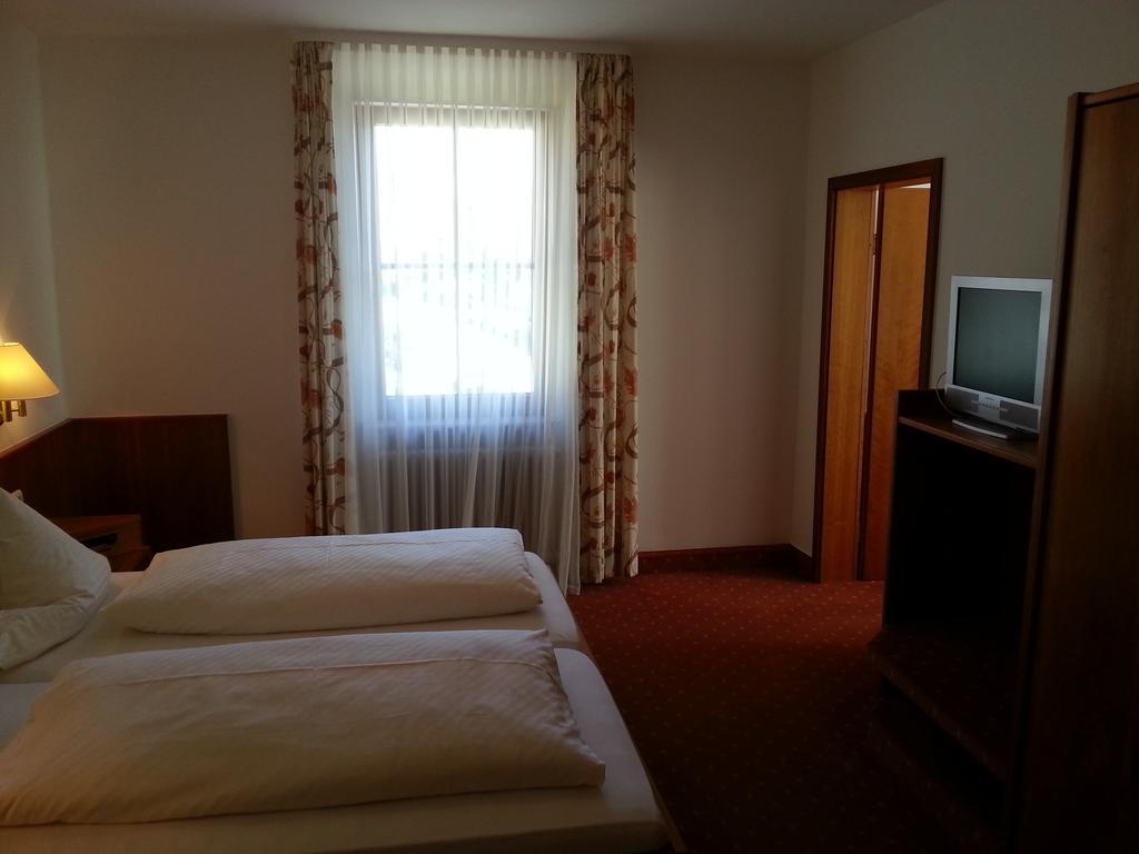 Hotel Seewirt Nonnenhorn Ruang foto