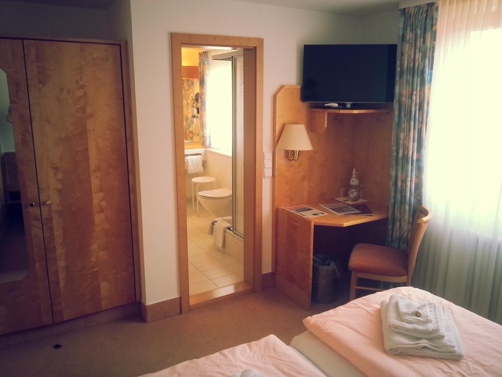 Hotel Seewirt Nonnenhorn Ruang foto