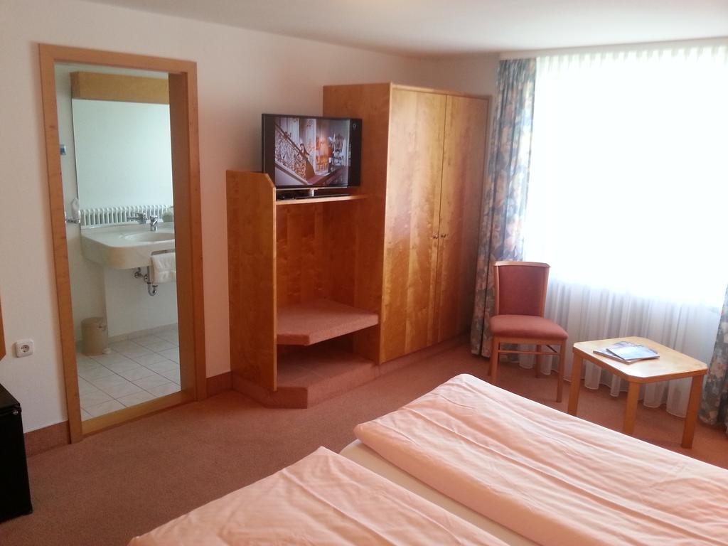 Hotel Seewirt Nonnenhorn Ruang foto