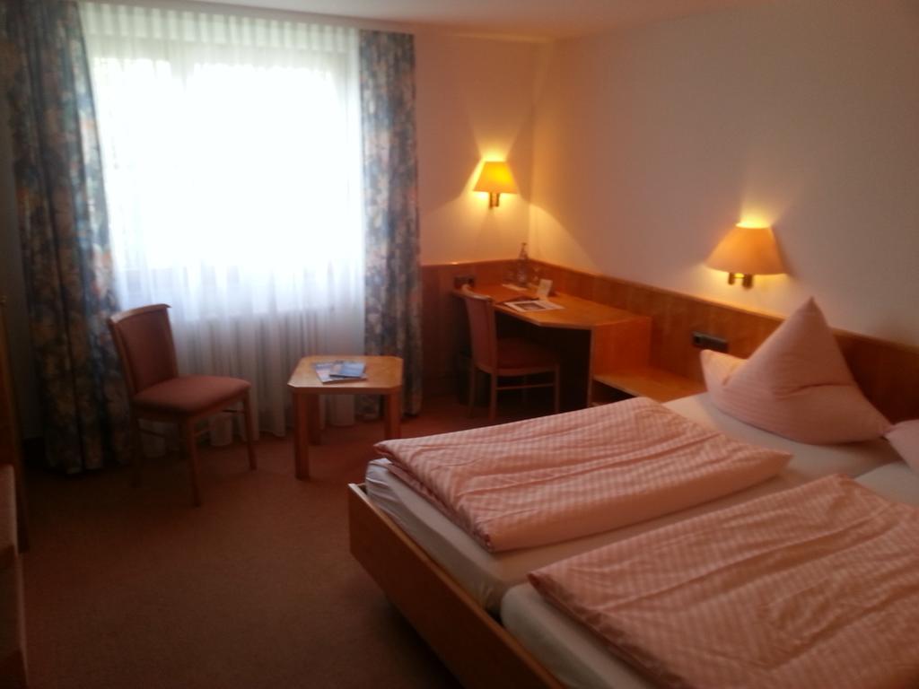 Hotel Seewirt Nonnenhorn Ruang foto