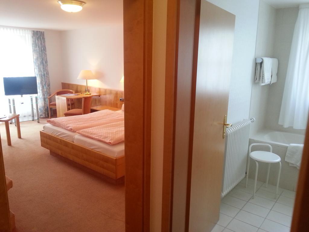 Hotel Seewirt Nonnenhorn Ruang foto
