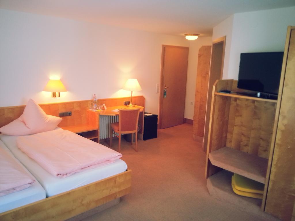 Hotel Seewirt Nonnenhorn Ruang foto