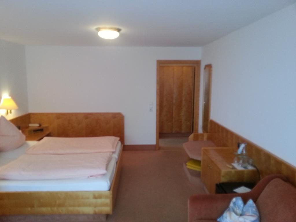 Hotel Seewirt Nonnenhorn Ruang foto