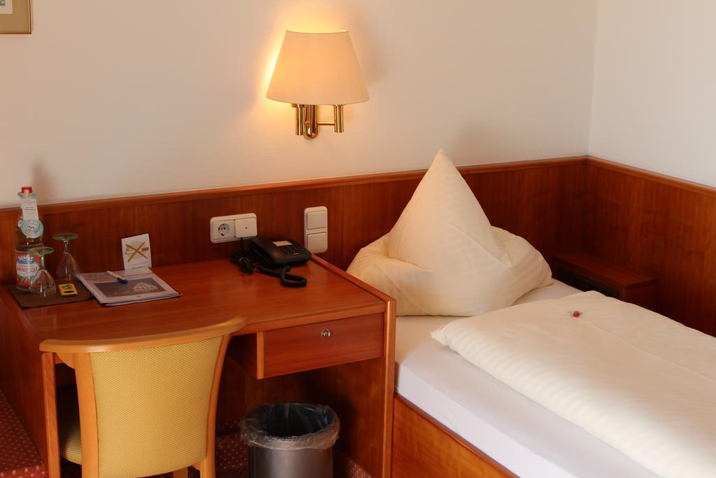 Hotel Seewirt Nonnenhorn Bagian luar foto