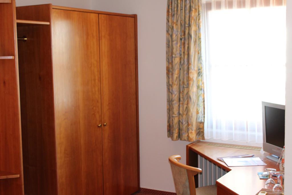 Hotel Seewirt Nonnenhorn Bagian luar foto