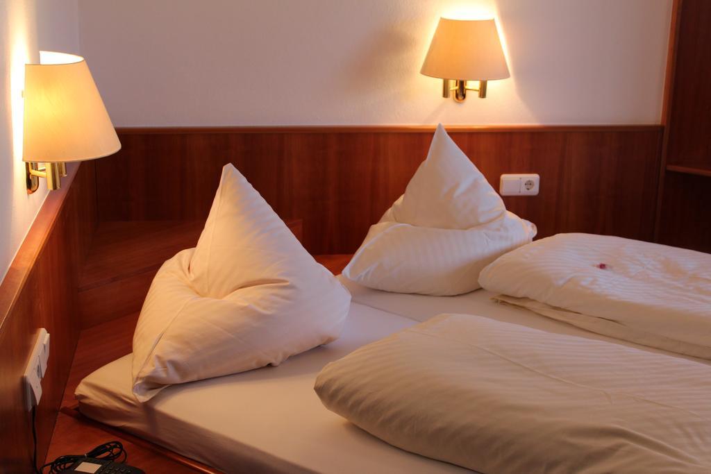 Hotel Seewirt Nonnenhorn Bagian luar foto