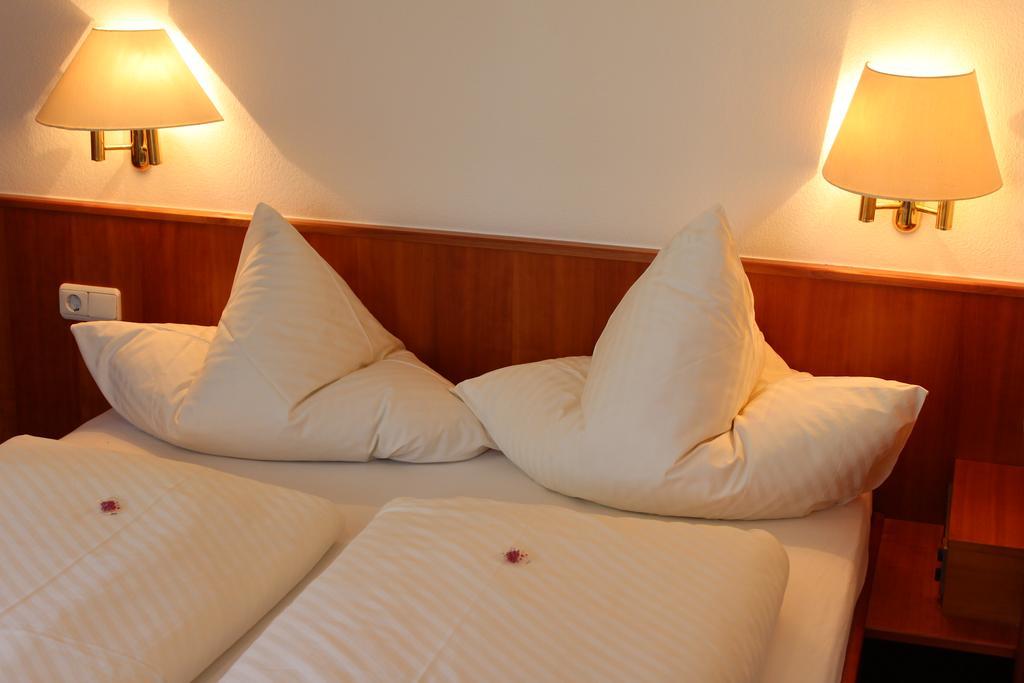 Hotel Seewirt Nonnenhorn Bagian luar foto