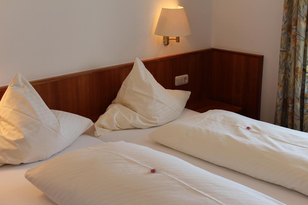 Hotel Seewirt Nonnenhorn Bagian luar foto