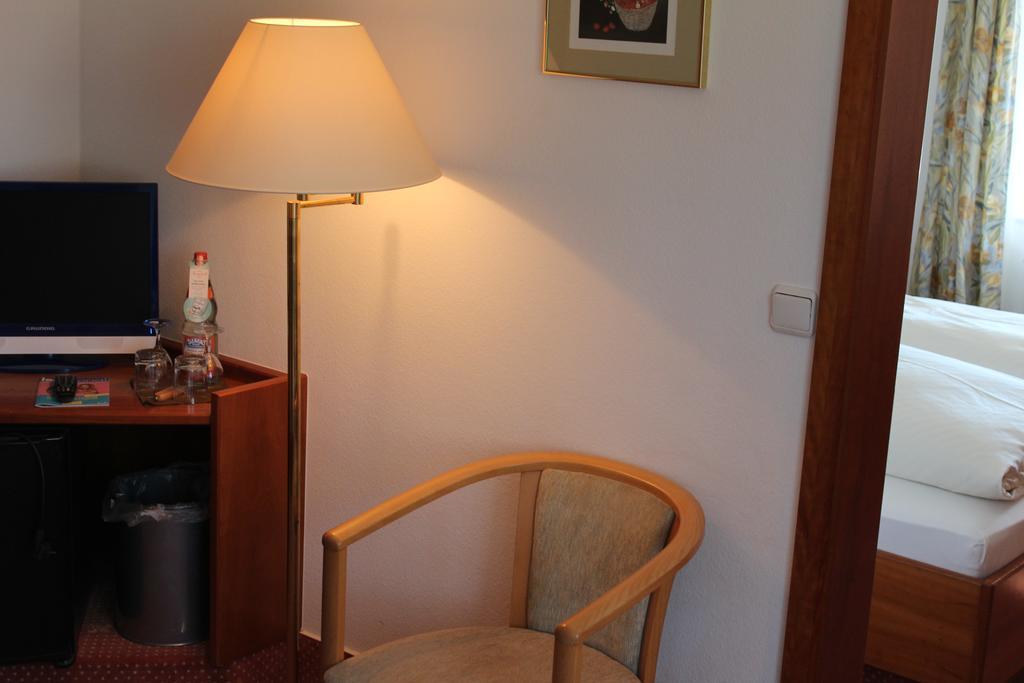 Hotel Seewirt Nonnenhorn Bagian luar foto